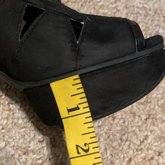 EUC Gianni Bini platform heels - Picture 8 of 8